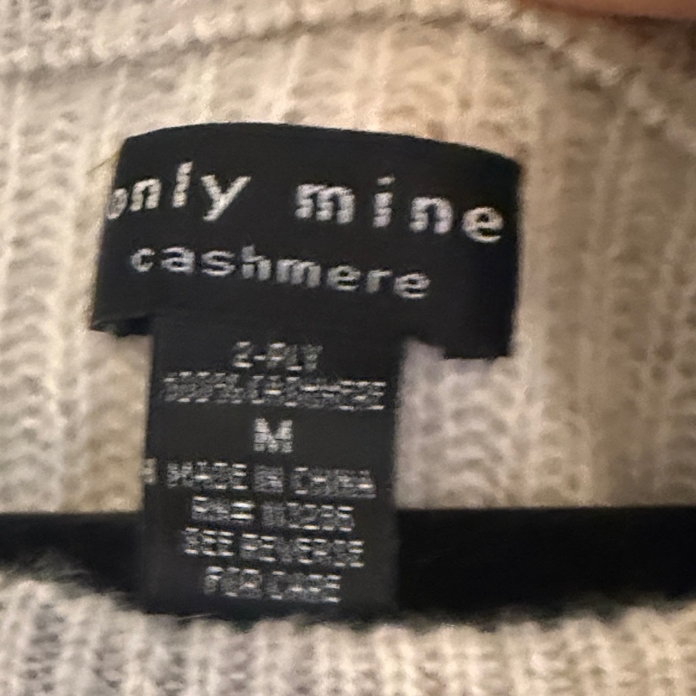 Only Mine Light Gray Women's 100% Cashmere Sweater Sz Medium - Picture 5 of 7